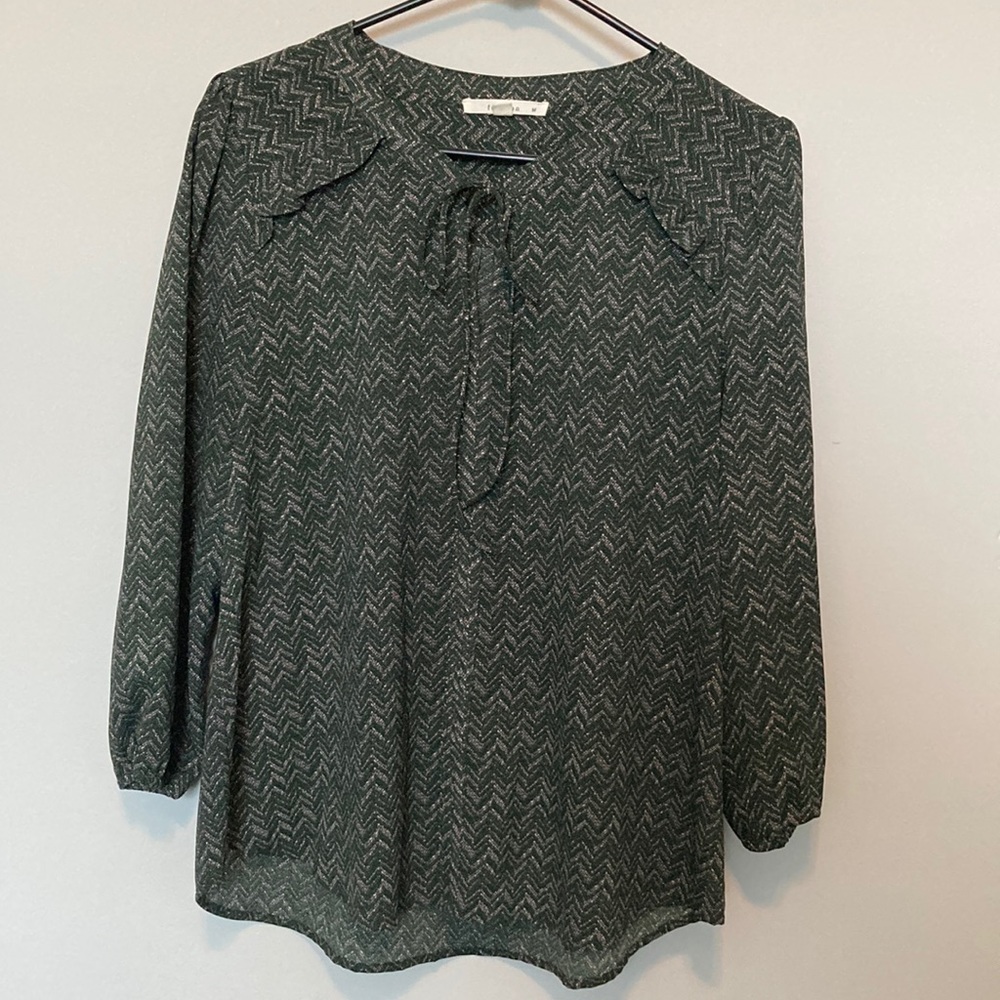 Fun2Fun Aragog Ruffle Detail Blouse, size medium
